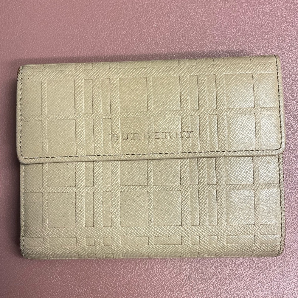 Burberry beige leather compact wallet authentic